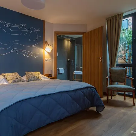 Les Patios Bed & Breakfast *