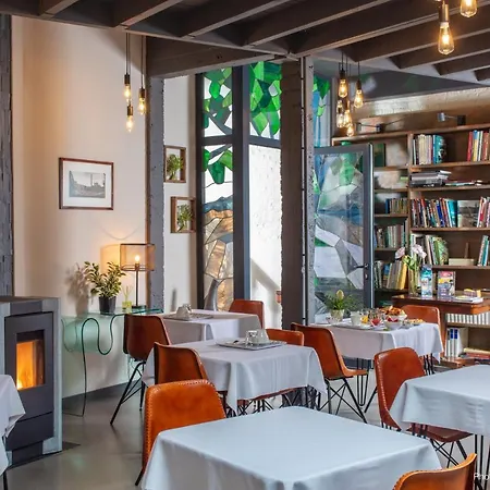 Les Patios Bed & Breakfast